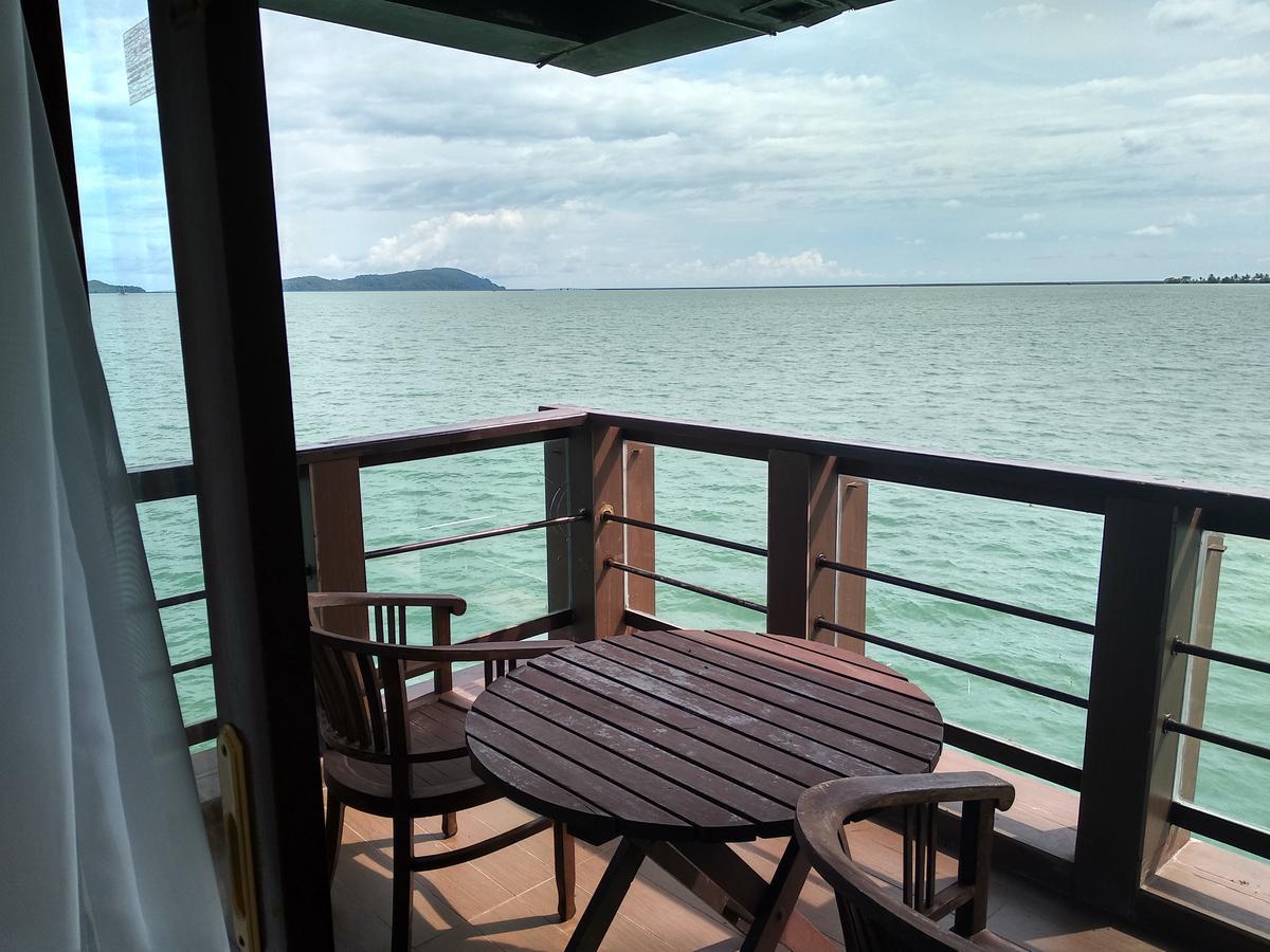 Langkawi Lagoon Resort Water Chalet Pantai Cenang  Exterior photo